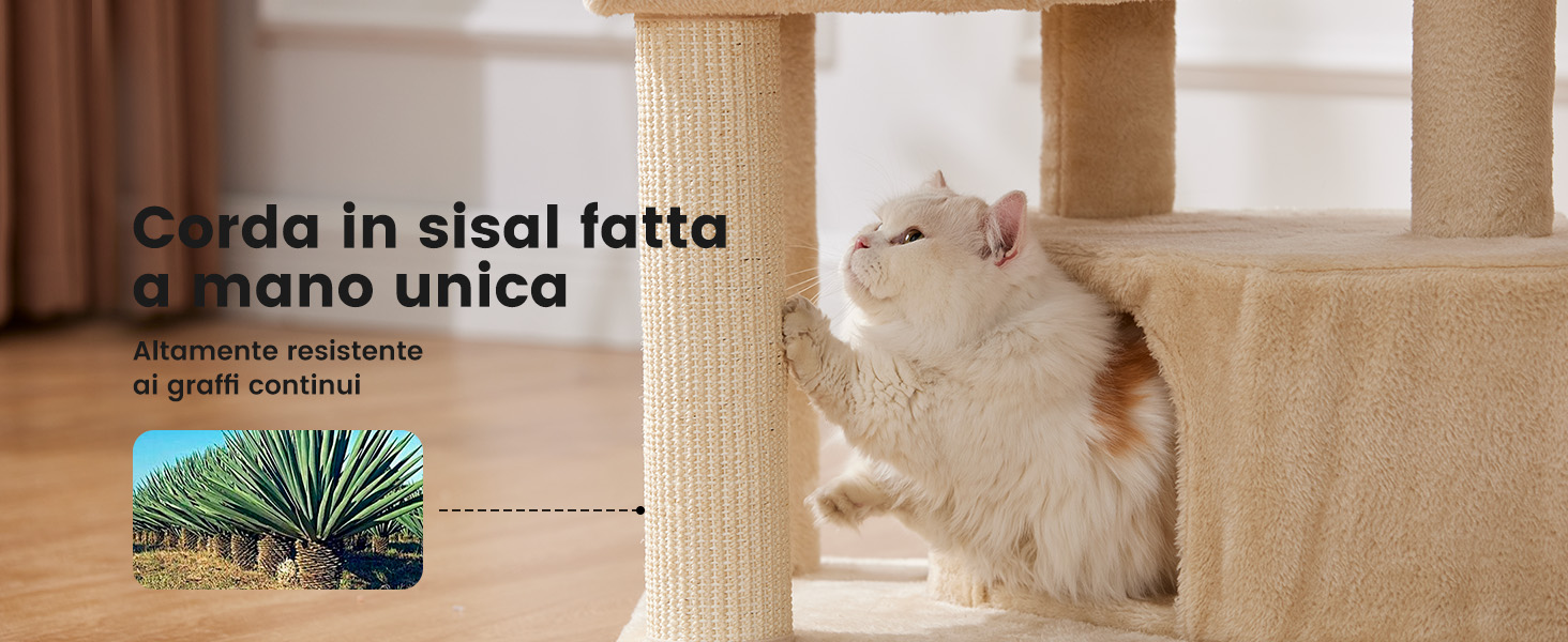 Tiragraffi beige per gatti con più livelli. Gatto di colore chiaro che usa il palo. Il testo in italiano descrive una corda in sisal fatta a mano, altamente resistente ai graffi